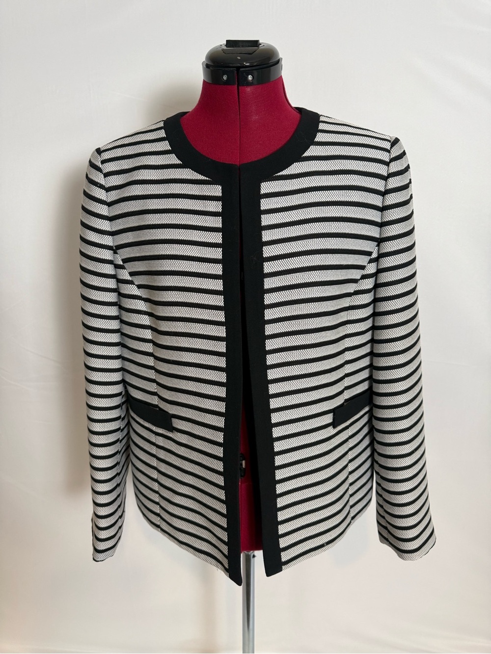 Tahari ASL Blazer Women's Size 12P Black & White Striped Collarless Long Sleeve